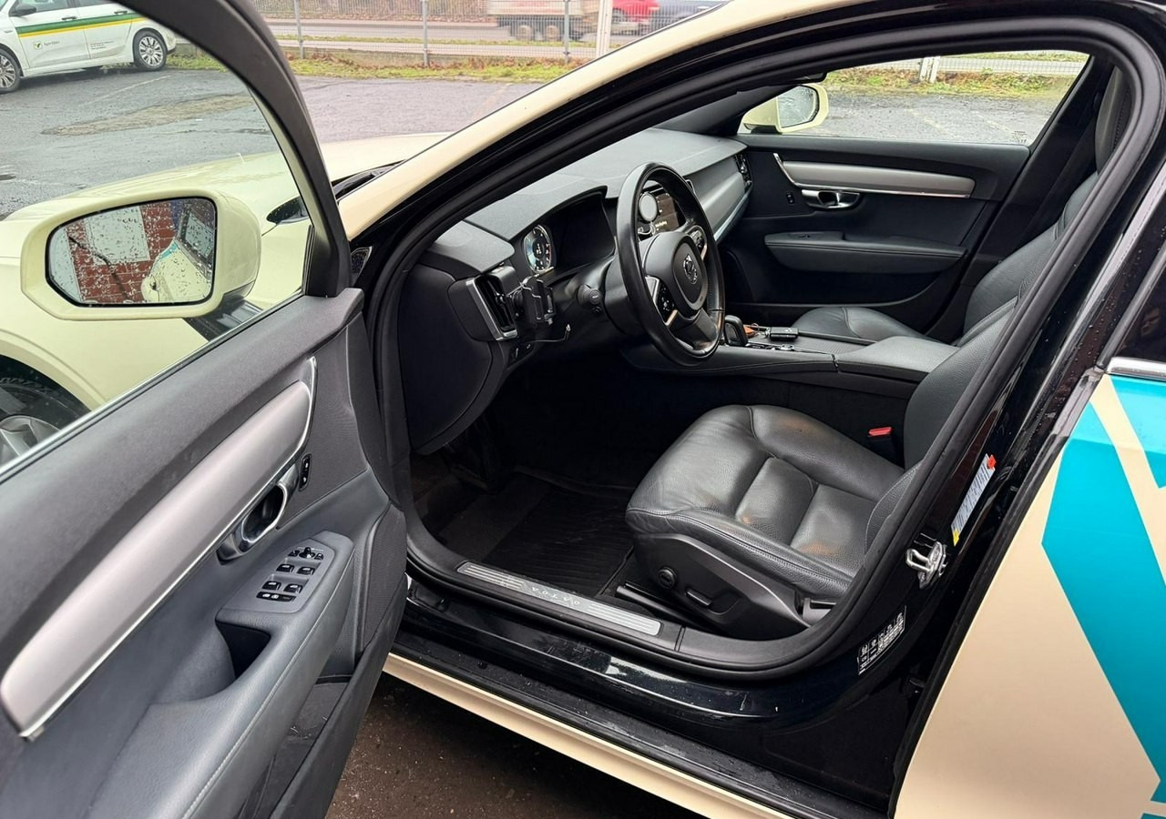 Volvo V90 II Volvo V90 2.0-198KM Lift Bogate wyposażenie Okleina- kolor czarny - Karavan: slika 5 Volvo V90 II Volvo V90 2.0-198KM Lift Bogate wyposażenie Okleina- kolor czarny - Karavan: slika 5