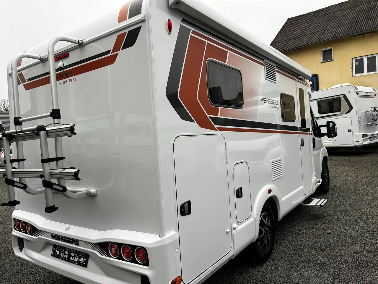 Weinsberg CaraCompact 600 MEG Pepper Mietwagen Verfügbar - Poluintegrisani kamper: slika 5 Weinsberg CaraCompact 600 MEG Pepper Mietwagen Verfügbar - Poluintegrisani kamper: slika 5