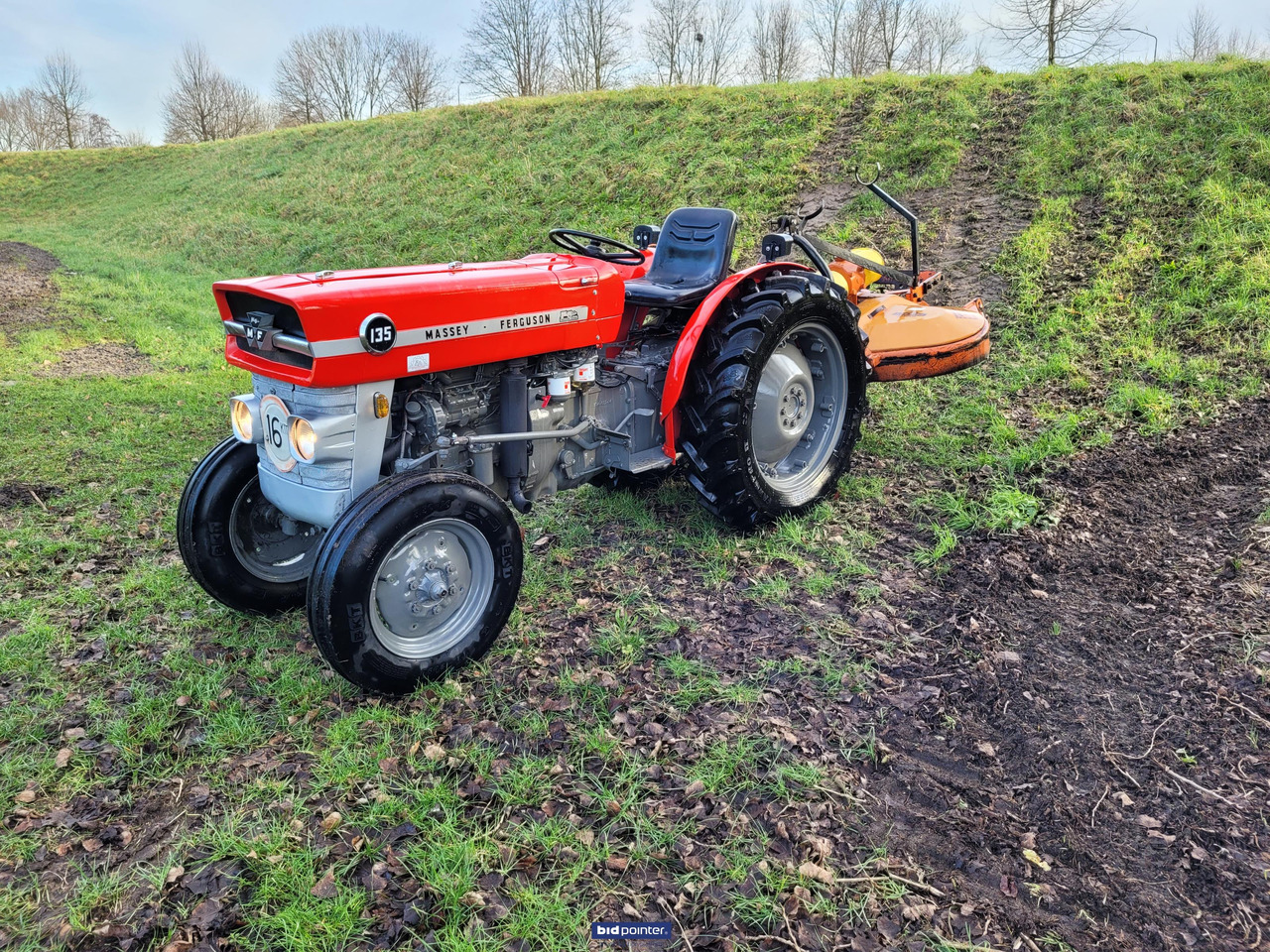 Massey Ferguson 135 smalspoor trekker - Traktor: slika 2 Massey Ferguson 135 smalspoor trekker - Traktor: slika 2
