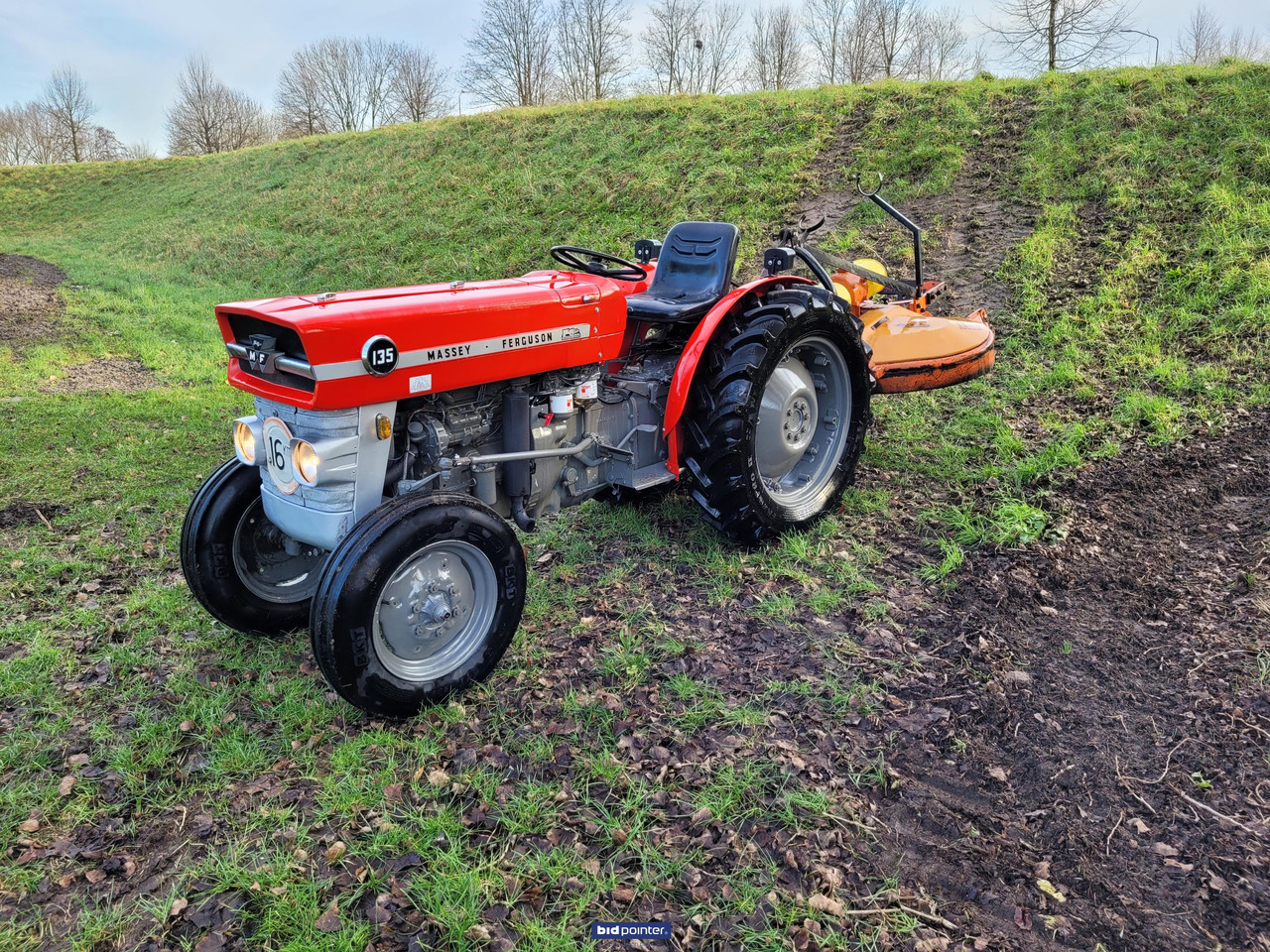 Massey Ferguson 135 smalspoor trekker - Traktor: slika 3 Massey Ferguson 135 smalspoor trekker - Traktor: slika 3