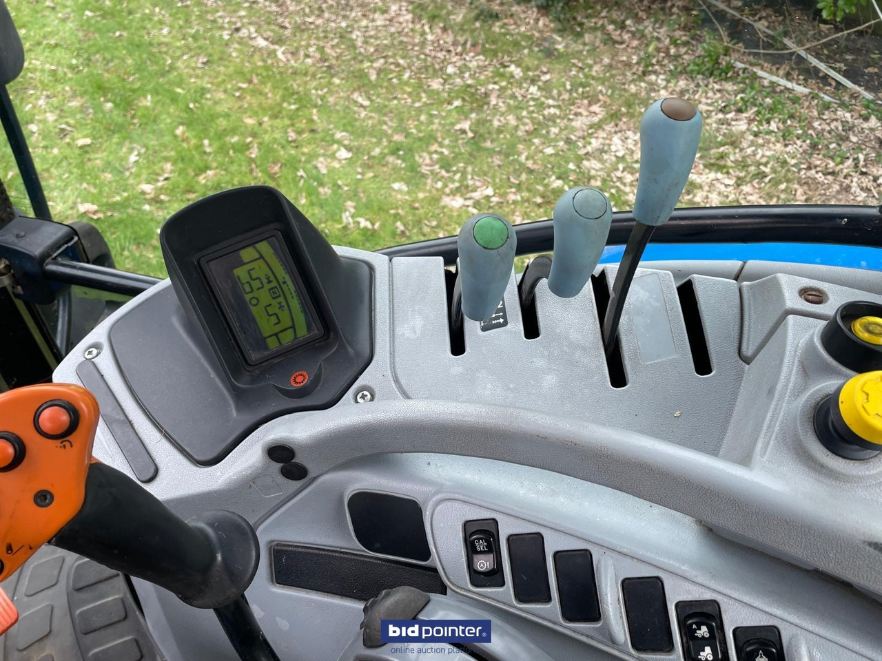 New Holland 6070 - Traktor: slika 4 New Holland 6070 - Traktor: slika 4