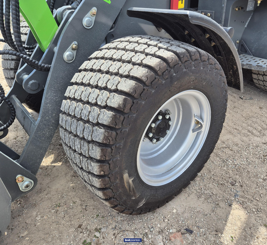 Zglobni utovarivač WCM-L2110e: slika 10
