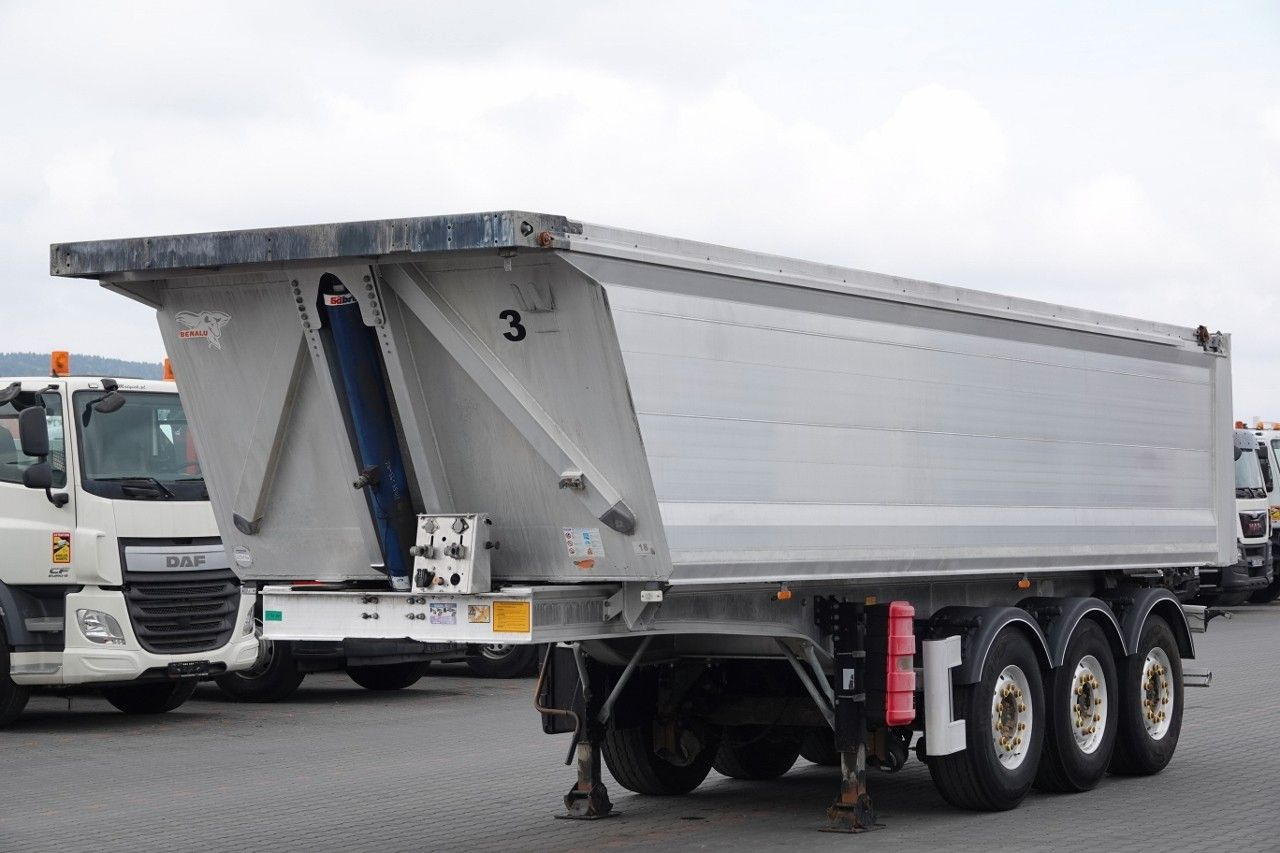 Benalu WYWROTKA / 25 m3 / ALUMINIOWA / OŚ PODNOSZONA / - Poluprikolica istovarivača: slika 1 Benalu WYWROTKA / 25 m3 / ALUMINIOWA / OŚ PODNOSZONA / - Poluprikolica istovarivača: slika 1