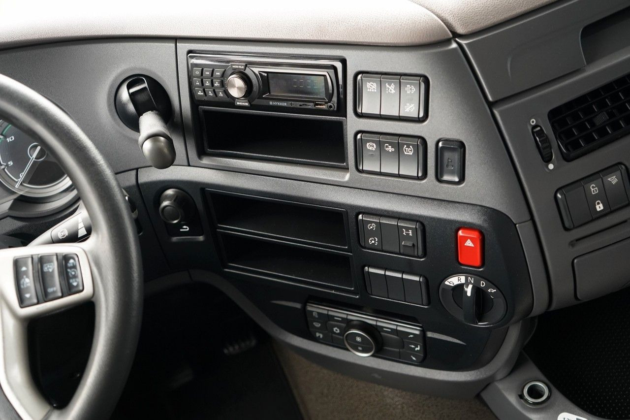 Tegljač DAF XF 480 / SUPER SPACE CAB / 2022 ROK: slika 29 Tegljač DAF XF 480 / SUPER SPACE CAB / 2022 ROK: slika 29