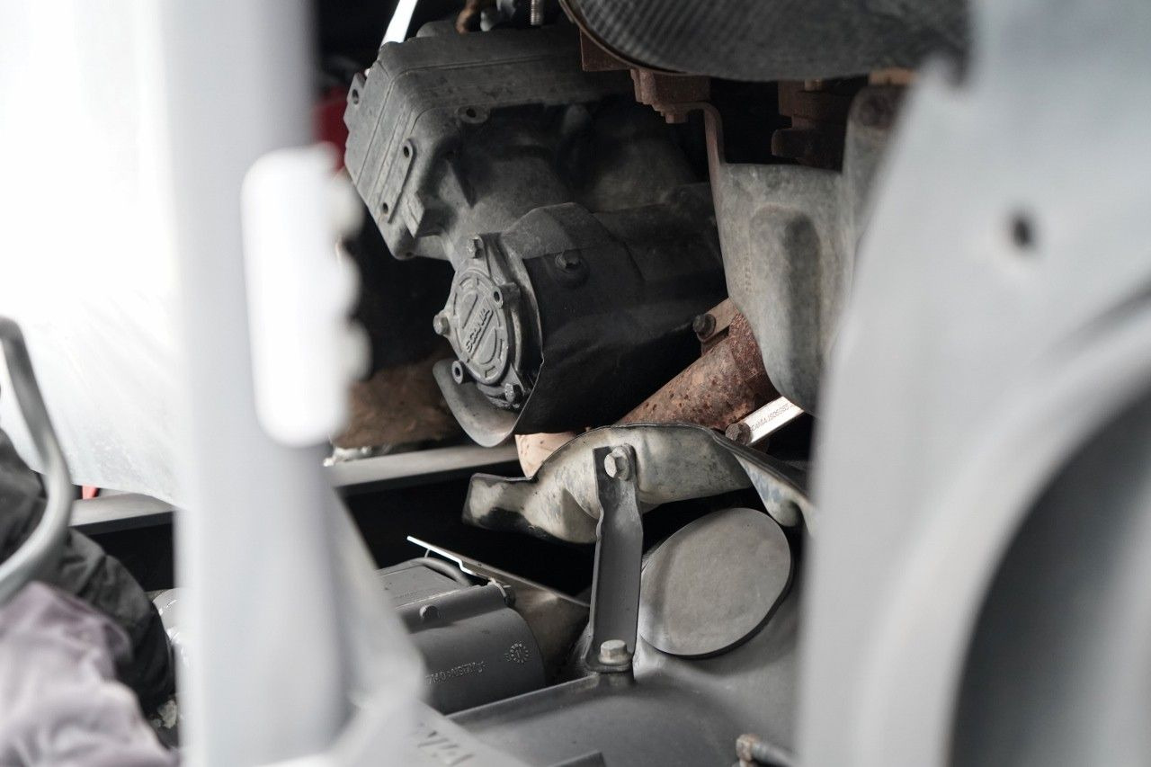 Tegljač Scania R 520 / V8 / HYDRAULIKA / RETARDER / FULL AIRMAT: slika 18 Tegljač Scania R 520 / V8 / HYDRAULIKA / RETARDER / FULL AIRMAT: slika 18