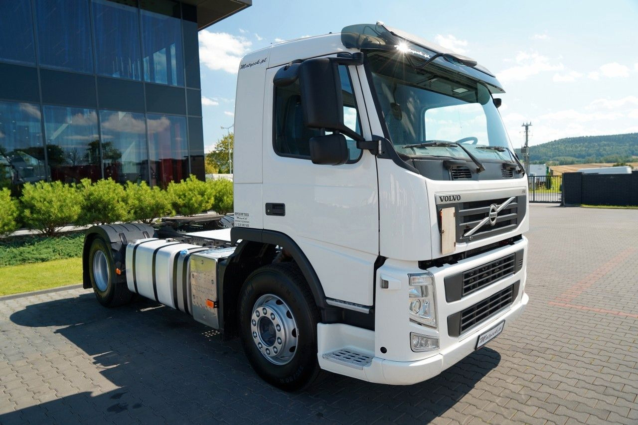 Volvo FM 380 / PEŁNY ADR / NISKA KABINA / DZIENNA KABI - Tegljač: slika 2 Volvo FM 380 / PEŁNY ADR / NISKA KABINA / DZIENNA KABI - Tegljač: slika 2