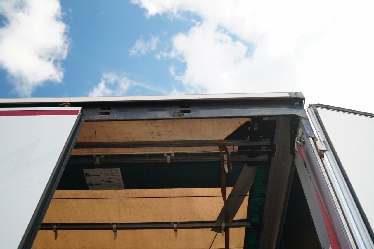 Poluprikolica sa ceradom Wielton / FIRANKA STANDARD / MULDA DO STALI - 9 M / OŚ: slika 26 Poluprikolica sa ceradom Wielton / FIRANKA STANDARD / MULDA DO STALI - 9 M / OŚ: slika 26