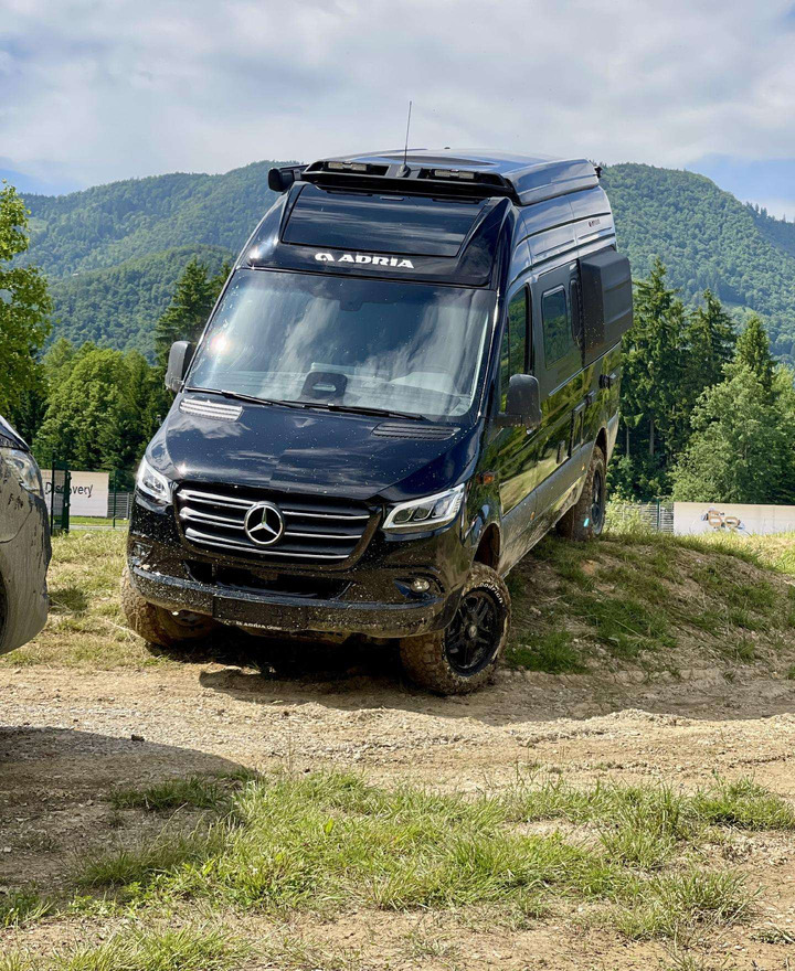 Adria Super Twin - Kamp kombi: slika 2 Adria Super Twin - Kamp kombi: slika 2