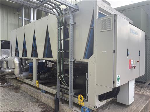Daikin EWAT700T Chiller - Oprema za prehrambenu industriju: slika 1 Daikin EWAT700T Chiller - Oprema za prehrambenu industriju: slika 1