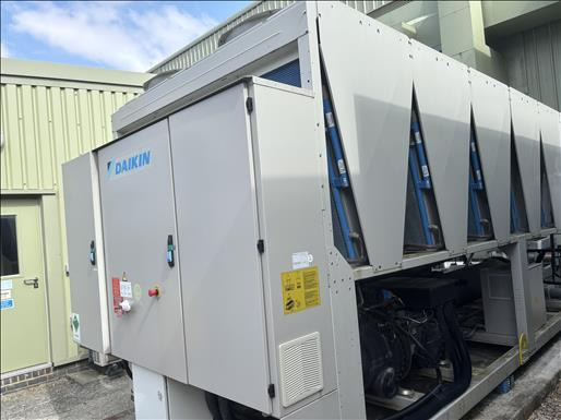 Daikin EWAT700T Chiller - Oprema za prehrambenu industriju: slika 4 Daikin EWAT700T Chiller - Oprema za prehrambenu industriju: slika 4