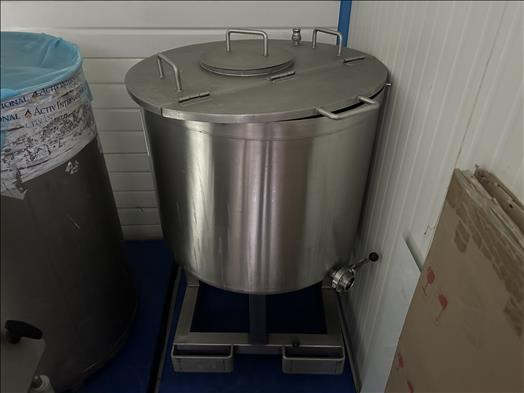 NNP 200L stainless holding tank - Oprema za prehrambenu industriju: slika 1 NNP 200L stainless holding tank - Oprema za prehrambenu industriju: slika 1