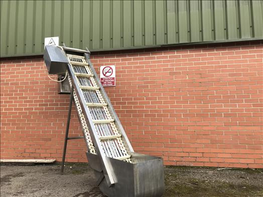 NNP flighted elevator conveyor - Transporter: slika 1 NNP flighted elevator conveyor - Transporter: slika 1