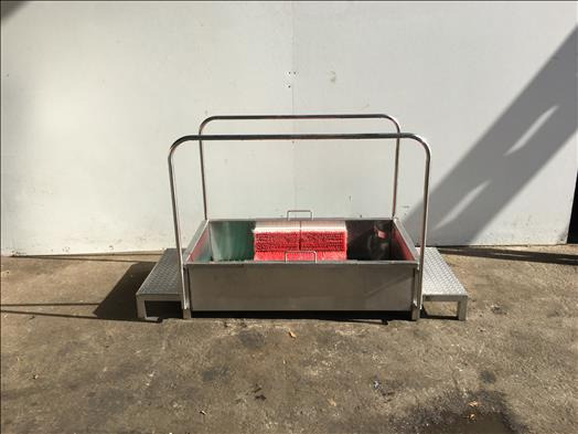 Syspal Stainless boot wash station - Oprema za prehrambenu industriju: slika 1 Syspal Stainless boot wash station - Oprema za prehrambenu industriju: slika 1