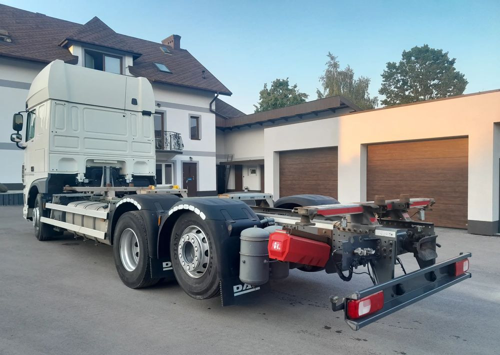 DAF XF 106 450 / BDF RETARDER - Kamion sa golom šasijom i zatvorenom kabinom: slika 5 DAF XF 106 450 / BDF RETARDER - Kamion sa golom šasijom i zatvorenom kabinom: slika 5