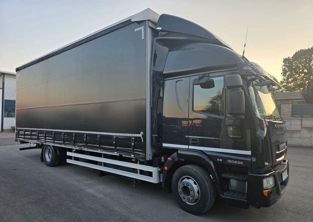Iveco EUROCARGO 160E28  19 PAL. /  FIRANKA  / MANUAL / - Kamion sa ceradom: slika 2 Iveco EUROCARGO 160E28  19 PAL. /  FIRANKA  / MANUAL / - Kamion sa ceradom: slika 2