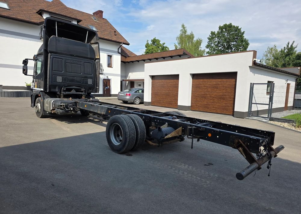 Iveco EUROCARGO 160E28  RAMA DO ZABUDOWY/  LAWETA / MANUAL / - Kamion sa ceradom: slika 4 Iveco EUROCARGO 160E28  RAMA DO ZABUDOWY/  LAWETA / MANUAL / - Kamion sa ceradom: slika 4