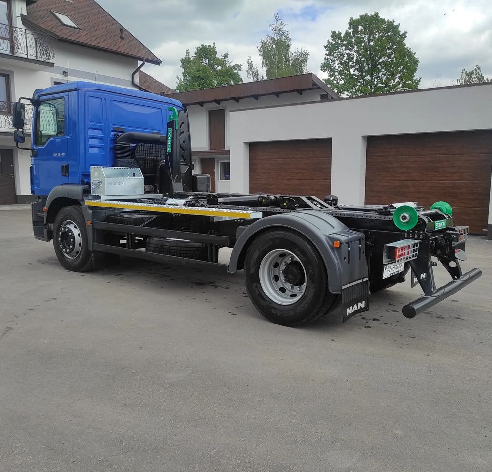 MAN TGM 18.340 urządzenie hakowe AXOR - Kamion sa hidrauličnom kukom: slika 3 MAN TGM 18.340 urządzenie hakowe AXOR - Kamion sa hidrauličnom kukom: slika 3