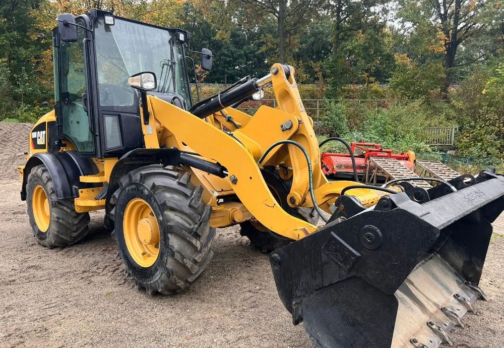 Caterpillar CAT 908M / SPROWADZONA / ŁYŻKA SZCZĘKA + WIDŁY / / 2017R / W ORGINALE / Z NIEMIEC / 1 WŁAŚCICIEL/ - Utovarivač točkaš: slika 2 Caterpillar CAT 908M / SPROWADZONA / ŁYŻKA SZCZĘKA + WIDŁY / / 2017R / W ORGINALE / Z NIEMIEC / 1 WŁAŚCICIEL/ - Utovarivač točkaš: slika 2