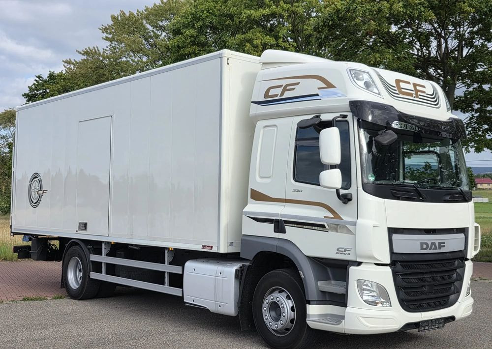 DAF CF 330/10.2017/KONTENER MEBLOWY/IZOTERMA/WINDA/18 PALET/E6/NISKI PRZEBIEG/Z NIEMIEC/JAK NOWY/DUŻY SILNIK 10 837cm3// - Kamion sa zatvorenim sandukom: slika 1 DAF CF 330/10.2017/KONTENER MEBLOWY/IZOTERMA/WINDA/18 PALET/E6/NISKI PRZEBIEG/Z NIEMIEC/JAK NOWY/DUŻY SILNIK 10 837cm3// - Kamion sa zatvorenim sandukom: slika 1