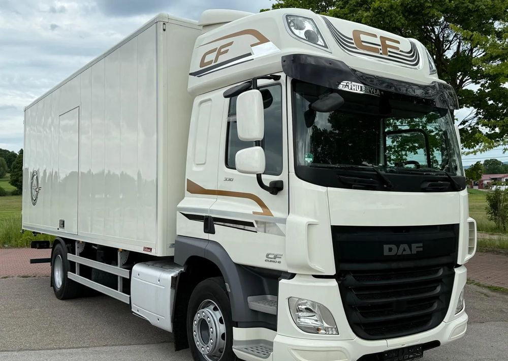 DAF CF 330/10.2017/KONTENER MEBLOWY/IZOTERMA/WINDA/18 PALET/E6/NISKI PRZEBIEG/Z NIEMIEC/JAK NOWY/DUŻY SILNIK/ - Kamion sa zatvorenim sandukom: slika 2 DAF CF 330/10.2017/KONTENER MEBLOWY/IZOTERMA/WINDA/18 PALET/E6/NISKI PRZEBIEG/Z NIEMIEC/JAK NOWY/DUŻY SILNIK/ - Kamion sa zatvorenim sandukom: slika 2