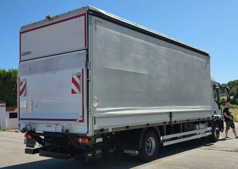 Iveco EUROCARGO 160E320/FIRANKA/WINDA/AUTOMAT/NISKI PRZEBIEG/E6/SPROWADZONY/PIERWSZY WŁAŚCICIEL - Kamion sa ceradom: slika 5 Iveco EUROCARGO 160E320/FIRANKA/WINDA/AUTOMAT/NISKI PRZEBIEG/E6/SPROWADZONY/PIERWSZY WŁAŚCICIEL - Kamion sa ceradom: slika 5
