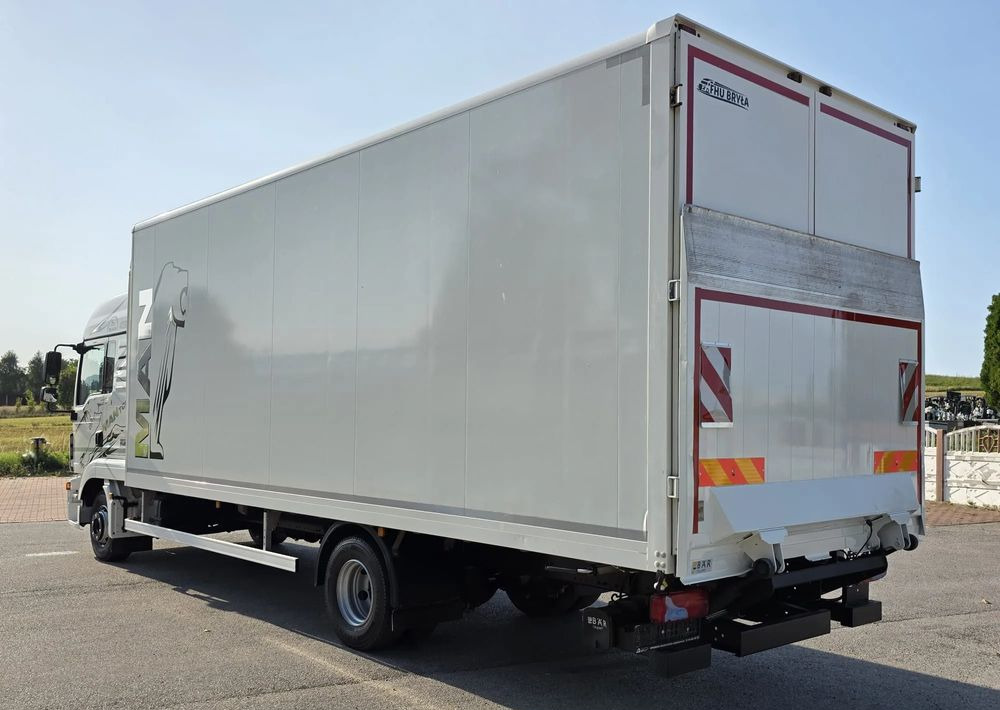 MAN TGL 12.250 / KONTENER / IZOTERMA / WINDA / 2019R / EURO 6 / PEŁEN SERWIS / 6 TON ŁADOWNOŚĆ / SPROWADZONY / ZADBANY / JAK NOWY / KSIĄŻKA SERWISOWA / E6 / 17 PALET - Kamion sa zatvorenim sandukom: slika 5 MAN TGL 12.250 / KONTENER / IZOTERMA / WINDA / 2019R / EURO 6 / PEŁEN SERWIS / 6 TON ŁADOWNOŚĆ / SPROWADZONY / ZADBANY / JAK NOWY / KSIĄŻKA SERWISOWA / E6 / 17 PALET - Kamion sa zatvorenim sandukom: slika 5