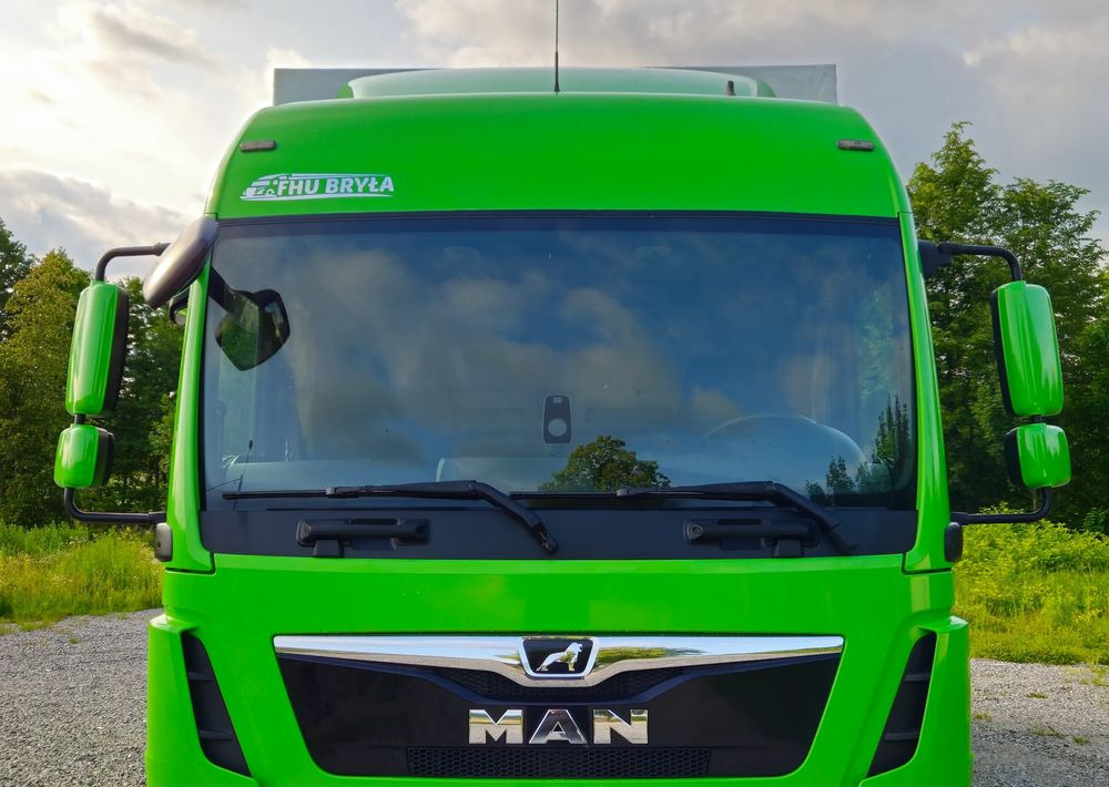 MAN TGL12.250/E6/20PALET/10.2018/SERWISOWANY/NISKI PRZEBIEG/WINDA/FIRANKA//JAK NOWY/SERWISOWANY - Kamion sa ceradom: slika 4 MAN TGL12.250/E6/20PALET/10.2018/SERWISOWANY/NISKI PRZEBIEG/WINDA/FIRANKA//JAK NOWY/SERWISOWANY - Kamion sa ceradom: slika 4