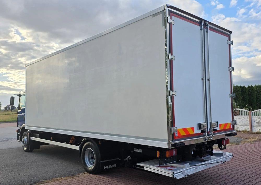 MAN TGM 15.250 / CHŁODNIA / WINDA / 2018 ROK / 230 TYŚ KM / AUTOMAT / SPROWADZONY / E6 / 18 EUROPALET/ - Hladnjača: slika 4 MAN TGM 15.250 / CHŁODNIA / WINDA / 2018 ROK / 230 TYŚ KM / AUTOMAT / SPROWADZONY / E6 / 18 EUROPALET/ - Hladnjača: slika 4