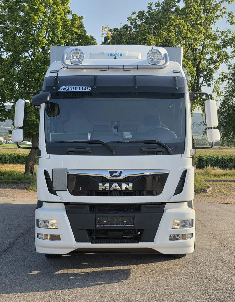 MAN TGM 15.290 / BURTO-FIRANKA / CAŁY NA PODUSZKACH /KLIMA POSTOJOWA / 2018R / NISKI PRZEBIEG / 18 PALET / E6 / JAK NOWY / WINDA / - Kamion sa ceradom: slika 3 MAN TGM 15.290 / BURTO-FIRANKA / CAŁY NA PODUSZKACH /KLIMA POSTOJOWA / 2018R / NISKI PRZEBIEG / 18 PALET / E6 / JAK NOWY / WINDA / - Kamion sa ceradom: slika 3