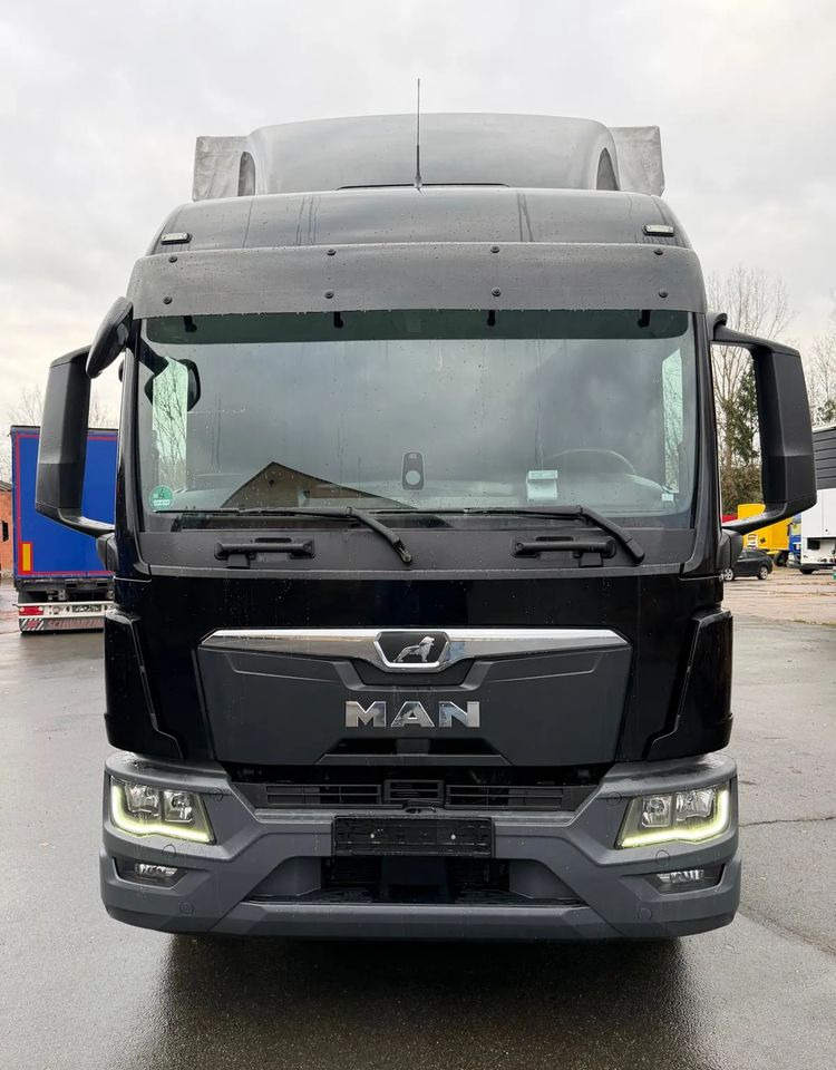 MAN TGM 15.290 / NOWY MODEL / E6 / 18PALET / 7720 ŁADOWNOŚĆ / SERWISOWANY / NOWY TACHOGRAF / NISKI PRZEBIEG / WINDA / FIRANKA / SPROWADZONY / 2022 / NISKI PRZEBIEG /PIERWSZY WŁAŚCICIEL/ - Kamion sa ceradom: slika 3 MAN TGM 15.290 / NOWY MODEL / E6 / 18PALET / 7720 ŁADOWNOŚĆ / SERWISOWANY / NOWY TACHOGRAF / NISKI PRZEBIEG / WINDA / FIRANKA / SPROWADZONY / 2022 / NISKI PRZEBIEG /PIERWSZY WŁAŚCICIEL/ - Kamion sa ceradom: slika 3