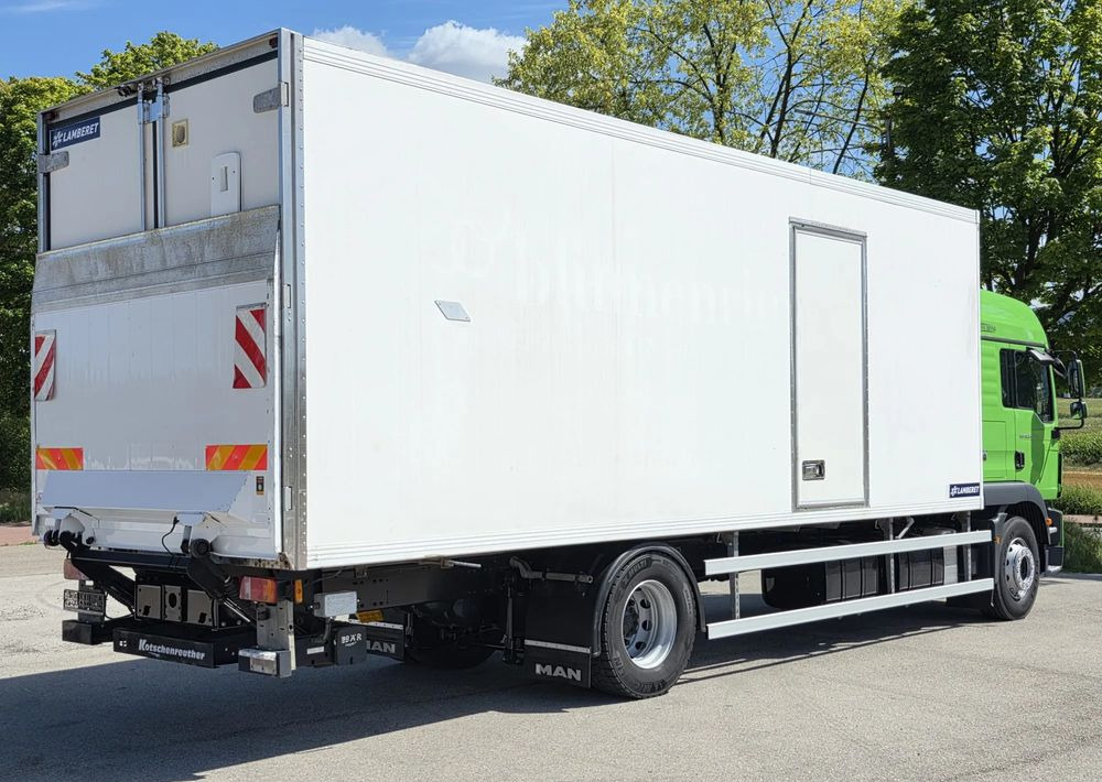 MAN TGM 18.340 / 18.290 / 15.290 / IZOTERMA / WINDA / 19PALET /E6 / SPROWADZONY / AUTOMAT / SYPIALKA / PIERWSZY WŁAŚCICIEL / BOCZNE DRZWI / STAN BARDZO DOBRY - Hladnjača: slika 5 MAN TGM 18.340 / 18.290 / 15.290 / IZOTERMA / WINDA / 19PALET /E6 / SPROWADZONY / AUTOMAT / SYPIALKA / PIERWSZY WŁAŚCICIEL / BOCZNE DRZWI / STAN BARDZO DOBRY - Hladnjača: slika 5