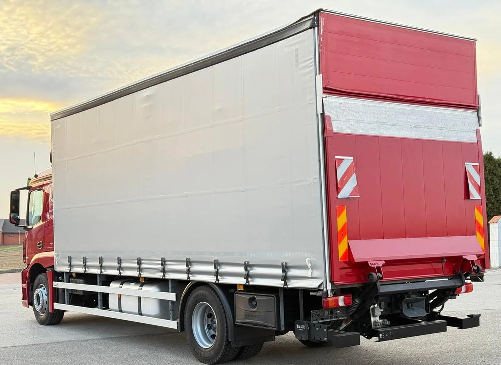 Mercedes-Benz ACTROS 1830/1827/1832/FIRANKA/WINDA/18 EUROPALET/AUTOMAT/Z NIEMIEC/2017/DUŻA ŁADOWNOŚĆ - Kamion sa ceradom: slika 4 Mercedes-Benz ACTROS 1830/1827/1832/FIRANKA/WINDA/18 EUROPALET/AUTOMAT/Z NIEMIEC/2017/DUŻA ŁADOWNOŚĆ - Kamion sa ceradom: slika 4