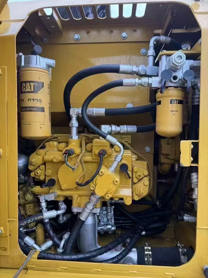 Bager guseničar CATERPILLAR CAT 312 D: slika 6