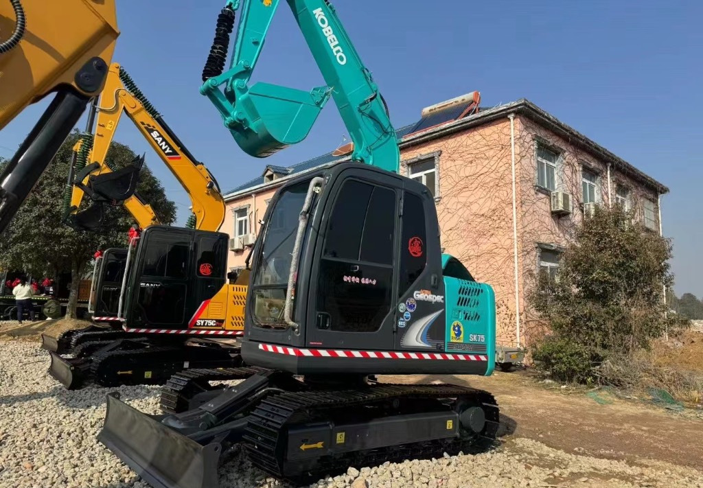 Kobelco SK 75 KOBELCO SK75-8 - Mini bager: slika 1 Kobelco SK 75 KOBELCO SK75-8 - Mini bager: slika 1