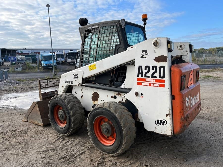 Bobcat A 220 - Mini utovarivač: slika 4 Bobcat A 220 - Mini utovarivač: slika 4
