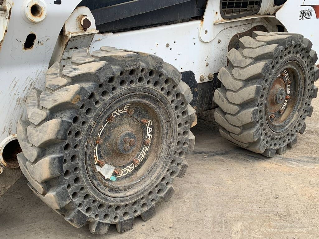 Bobcat S 740 - Mini utovarivač: slika 4 Bobcat S 740 - Mini utovarivač: slika 4