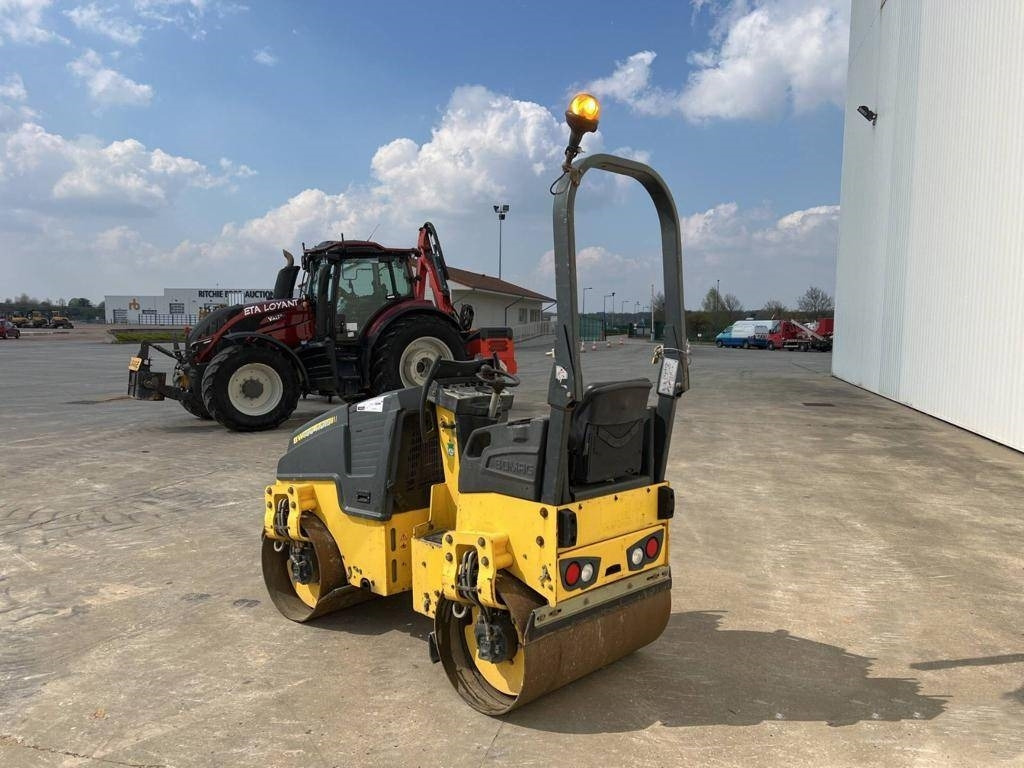 Bomag BW 100 AD M-5 - Valjak za puteve: slika 2 Bomag BW 100 AD M-5 - Valjak za puteve: slika 2
