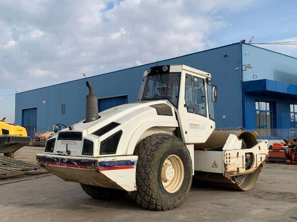Bomag BW 213 D H-4 - Kompaktor: slika 3 Bomag BW 213 D H-4 - Kompaktor: slika 3