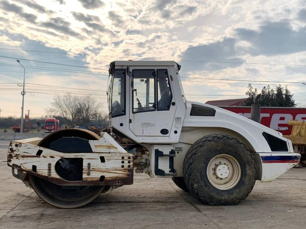Bomag BW 213 D H-4 - Kompaktor: slika 5 Bomag BW 213 D H-4 - Kompaktor: slika 5