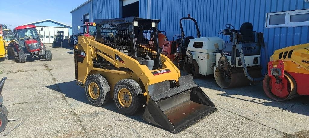 CAT 216 - Mini utovarivač: slika 1 CAT 216 - Mini utovarivač: slika 1