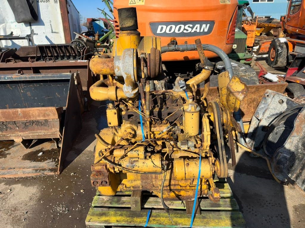 CAT 64J936 - Motor za Građevinska mašina: slika 2 CAT 64J936 - Motor za Građevinska mašina: slika 2