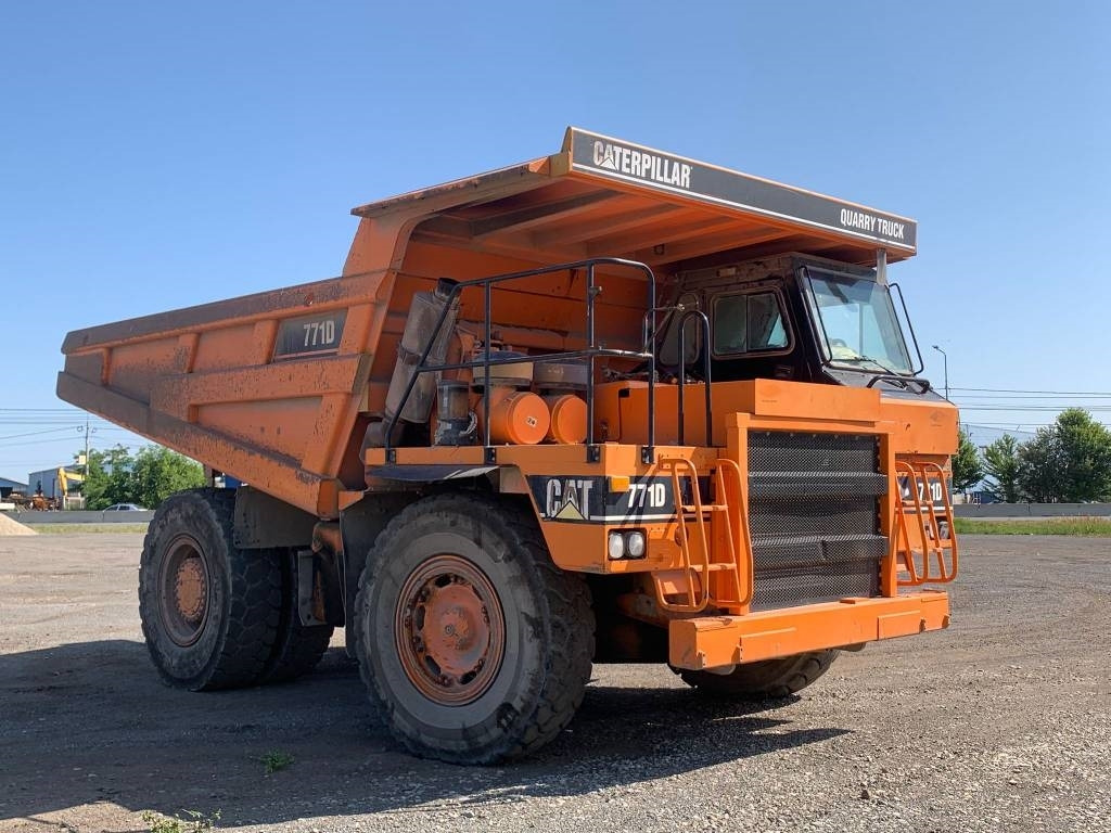 CAT 771 D - Kiper sa krutom šasijom/ Kiper za kamen: slika 1 CAT 771 D - Kiper sa krutom šasijom/ Kiper za kamen: slika 1
