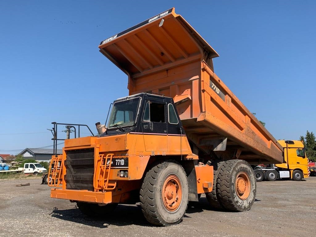 CAT 771 D - Kiper sa krutom šasijom/ Kiper za kamen: slika 2 CAT 771 D - Kiper sa krutom šasijom/ Kiper za kamen: slika 2