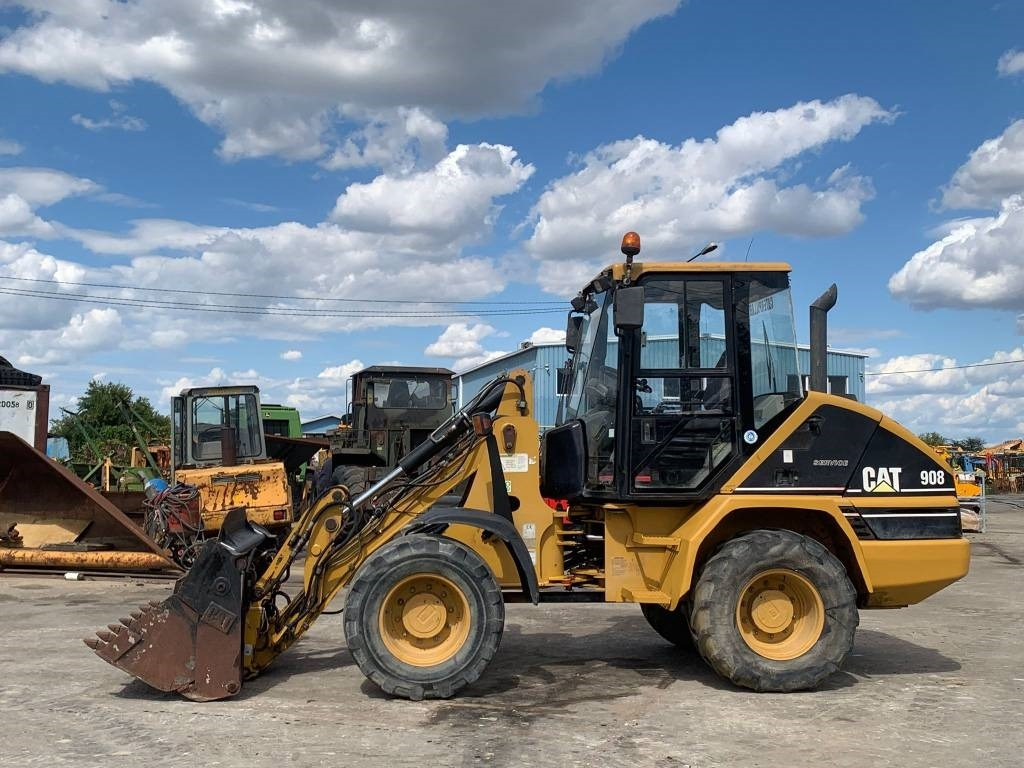 CAT 908 - Utovarivač točkaš: slika 5 CAT 908 - Utovarivač točkaš: slika 5