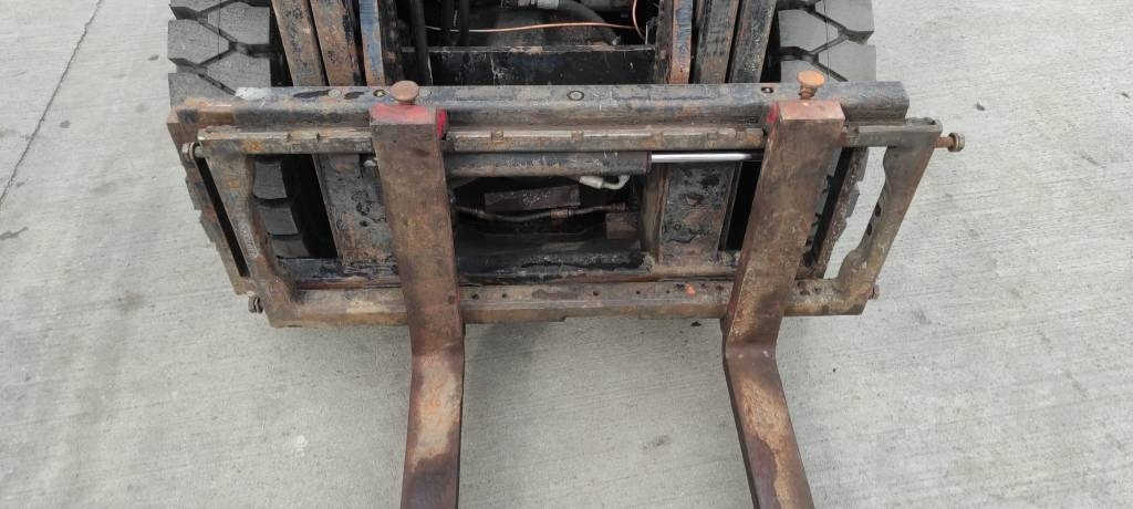 Gasni viljuškar CAT GP 25 N: slika 8 Gasni viljuškar CAT GP 25 N: slika 8