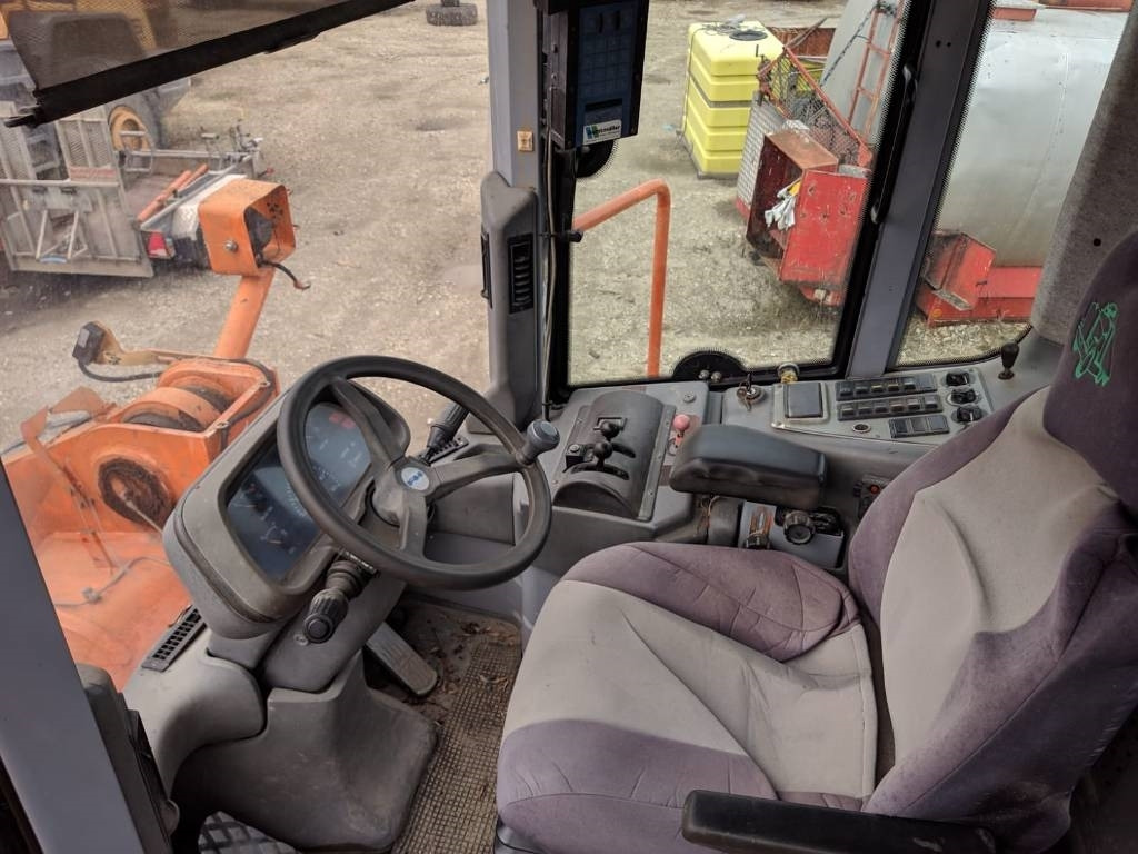 Fiat-Hitachi W 270 - Utovarivač točkaš: slika 5 Fiat-Hitachi W 270 - Utovarivač točkaš: slika 5