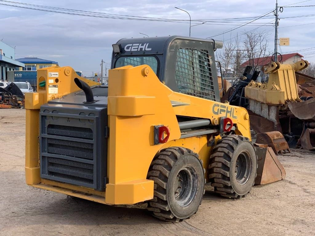 Gehl R 260 - Mini utovarivač: slika 4 Gehl R 260 - Mini utovarivač: slika 4