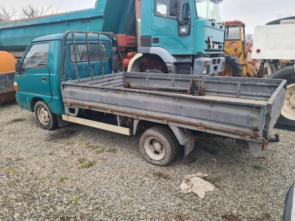 Hyundai H 100 - Kamion sa tovarnim sandukom: slika 4 Hyundai H 100 - Kamion sa tovarnim sandukom: slika 4