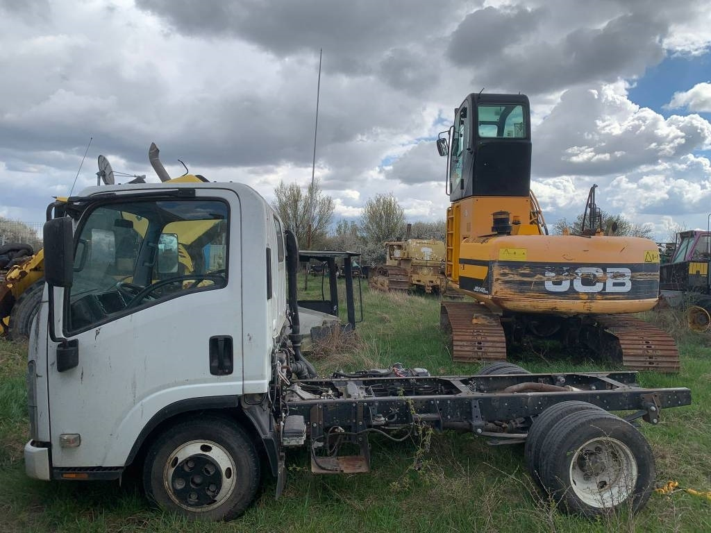 Isuzu FOR PARTS - Kamion sa golom šasijom i zatvorenom kabinom: slika 3 Isuzu FOR PARTS - Kamion sa golom šasijom i zatvorenom kabinom: slika 3