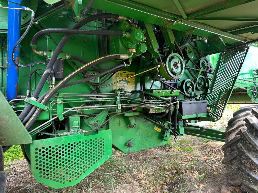 John Deere 1550 CWS - Kombinovani kombajn: slika 4 John Deere 1550 CWS - Kombinovani kombajn: slika 4